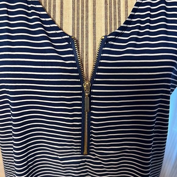 Express Women’s Cap Sleeve Blouse - Picture 2 of 7